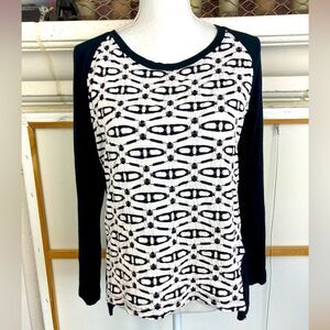 Nallie & Millie tribal black& white top